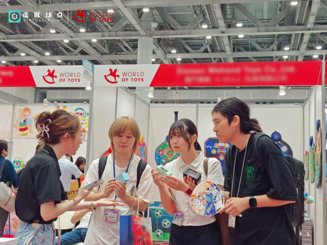 海外首展 | 乐鱼官方站网页版登录入口·虚拟动点AI玩具亮相2025东京国际玩具展